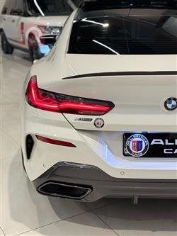 بي ام دبليو 8 الفئة